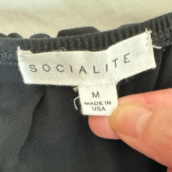 NWOT Socialite Black Off the Shoulder Crochet Lace Top Blouse. - Picture 7 of 8